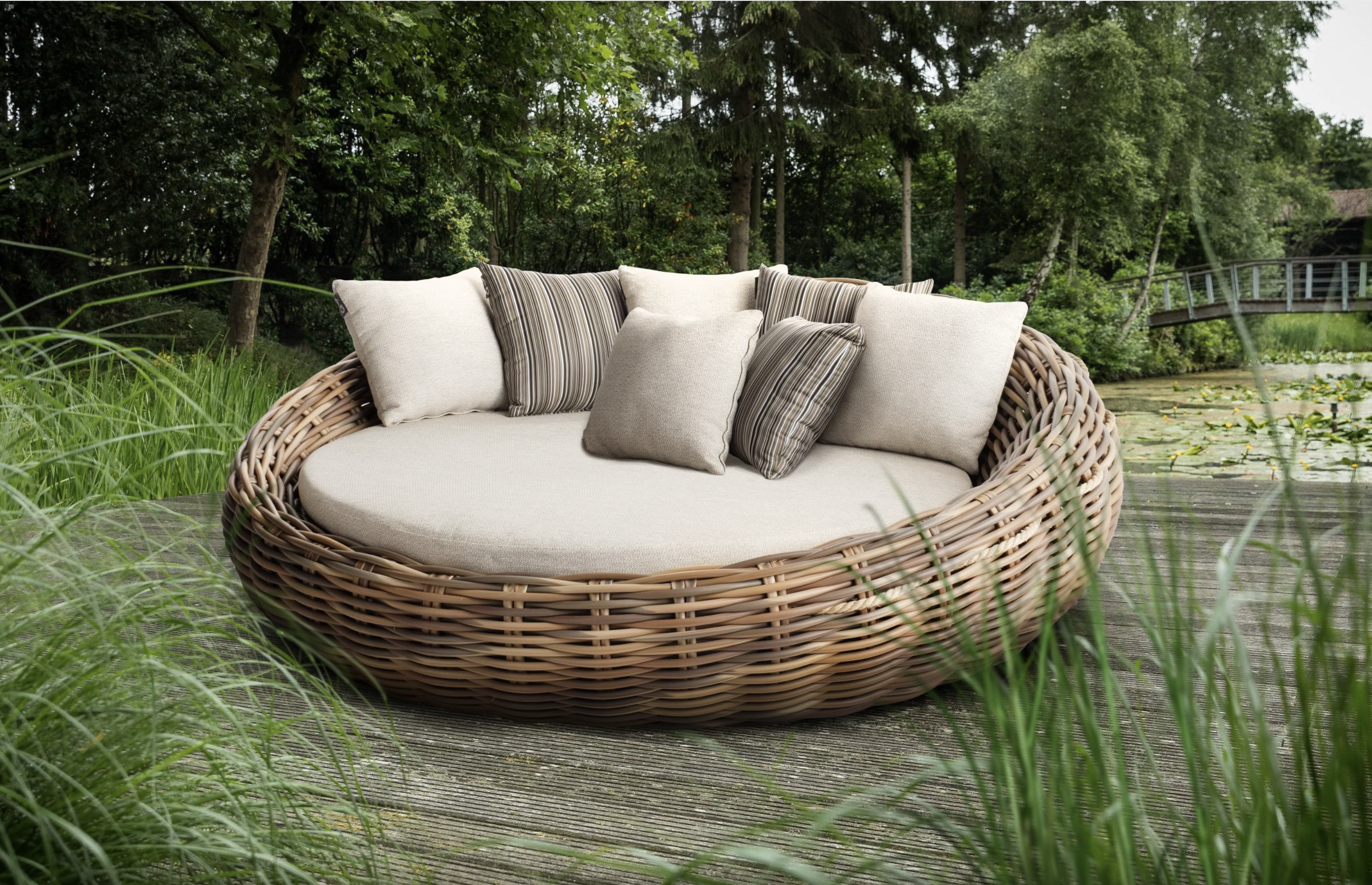 Alfresco Cocoon Daybed