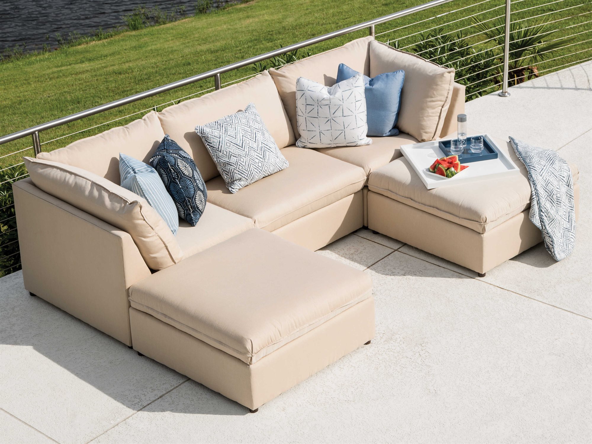 LaneVenture Colson Sectional 